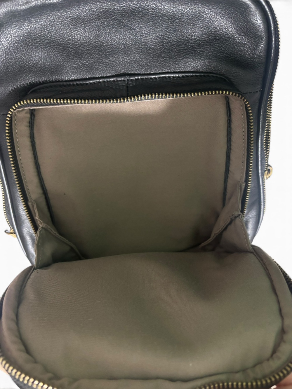 Margot Women's Alicia Leather Small Zip- Around Backpack Purse - Picture 6 of 7